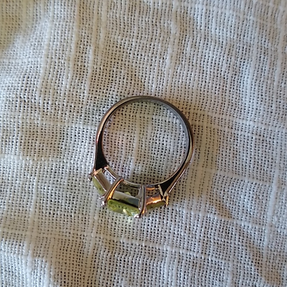 Rhinestone Ring - Picture 7 of 7